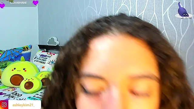 AshleyKim  online show from November 2025 11:21:02 PM