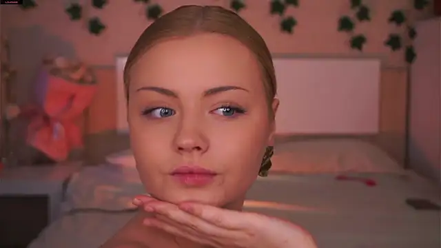 missbeatriss online show from October 2025 11:32:02 AM