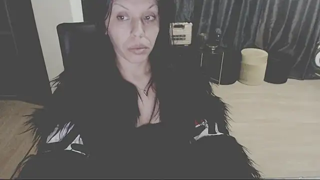 GoldenSasha online show from December 2025 10:15:01 PM