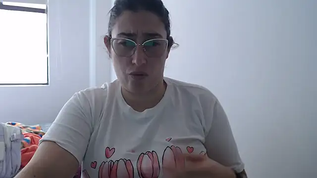 andreaisis2 online show from January 2026 05:18:02 PM