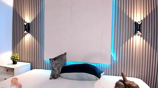 Zafiiraa online show from February 2025 03:14:02 PM