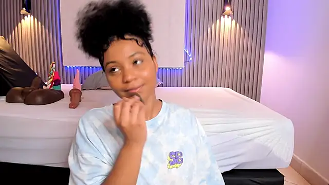 Zafiiraa online show from March 2025 12:00:01 PM