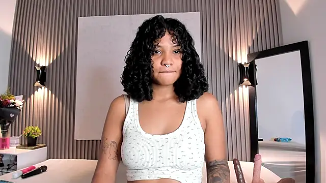 Zafiiraa online show from October 2025 11:44:01 AM