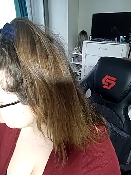 DienkaGreen online show from October 2025 10:49:02 AM