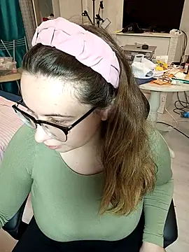 DienkaGreen online show from November 2025 11:58:02 PM