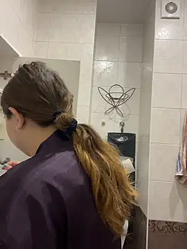 DienkaGreen online show from January 2026 06:40:01 AM