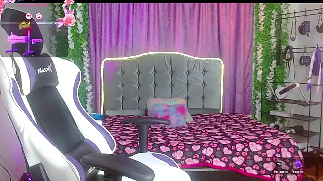ariana-lopez online show from June 2026 05:19:01 PM