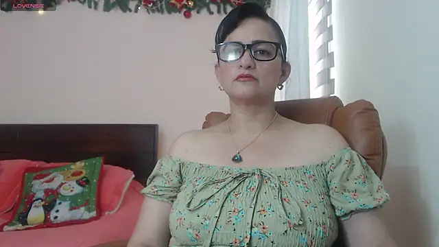 ISABEEL SOFIA01 online show from October 2025 05:04:02 PM