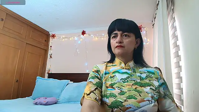ISABEEL SOFIA01 online show from May 2026 04:27:02 PM
