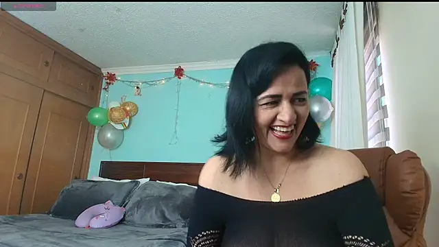 Snapshot of ISABEEL_SOFIA01 chatting on June 2026 03:32:02 PM ISABEEL SOFIA01 online show from June 2026 03:32:02 PM