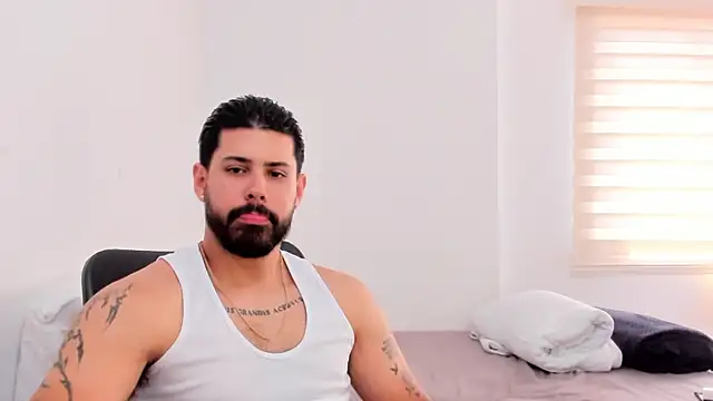 Justyn Torres online show from November 2025 06:29:01 PM