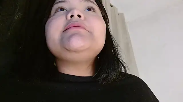 Snapshot of sexychubby___ chatting on January 2025 01:02:01 AM sexychubby    online show from January 2025 01:02:01 AM