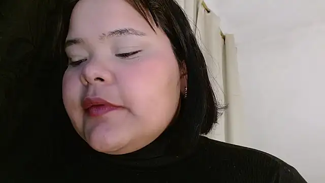 Snapshot of sexychubby___ chatting on February 2025 11:14:02 PM sexychubby    online show from February 2025 11:14:02 PM