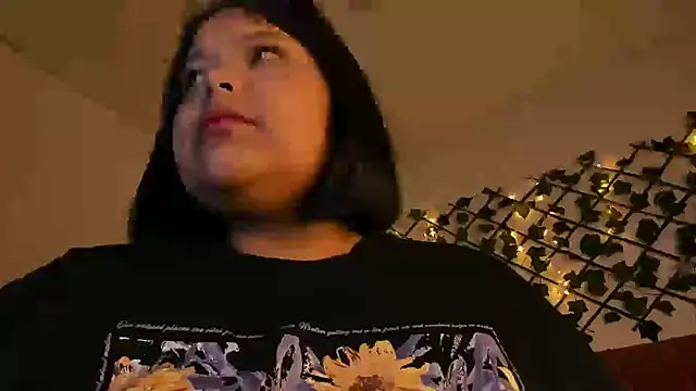 Snapshot of sexychubby___ chatting on February 2025 10:49:02 AM sexychubby    online show from February 2025 10:49:02 AM