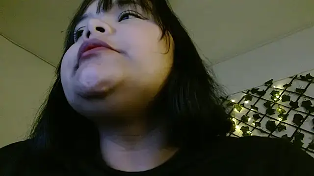 Snapshot of sexychubby___ chatting on March 2025 09:01:02 AM sexychubby    online show from March 2025 09:01:02 AM