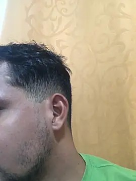 Snapshot of ElsecretodeBruno chatting on February 2025 04:44:02 AM ElsecretodeBruno online show from February 2025 04:44:02 AM