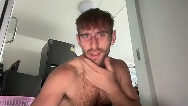 Snapshot of lukegunn chatting on January 2025 10:51:01 PM lukegunn online show from January 2025 10:51:01 PM