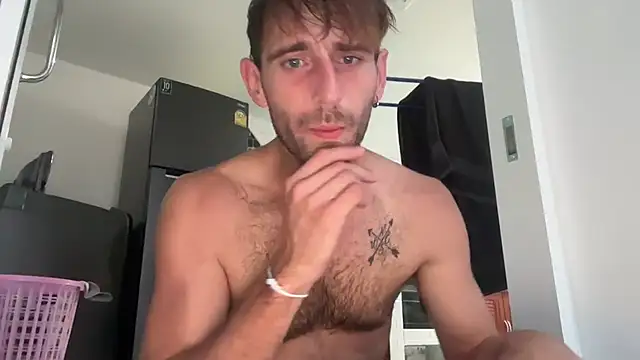 Snapshot of lukegunn chatting on March 2025 11:31:01 PM lukegunn online show from March 2025 11:31:01 PM