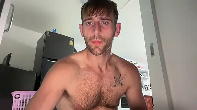 Snapshot of lukegunn chatting on March 2025 11:04:02 PM lukegunn online show from March 2025 11:04:02 PM