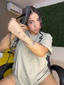 Amandanauty online show from December 2025 07:25:01 AM