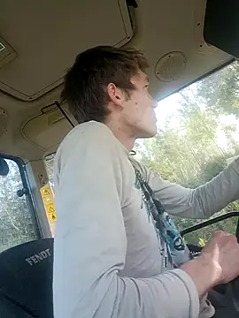 utoopia777 online show from September 2025 12:05:02 PM