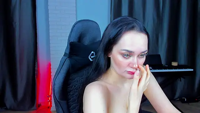 QueenAliss online show from January 2025 11:38:02 AM