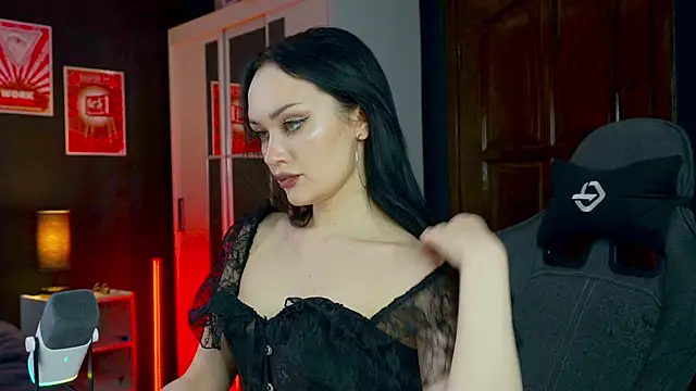 QueenAliss online show from February 2026 07:18:01 AM