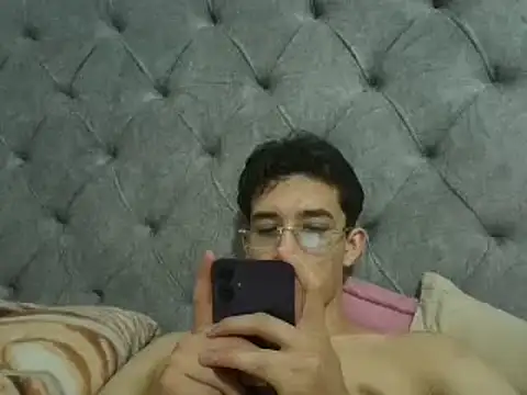 Snapshot of tiben11 chatting on November 2025 02:22:01 AM tiben11 online show from November 2025 02:22:01 AM