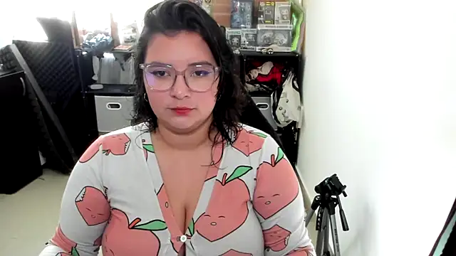 aika-dreams online show from October 2025 01:37:01 PM