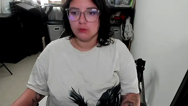 aika-dreams online show from November 2025 01:34:02 PM