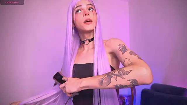 Snapshot of Varya_Ferreira chatting on March 2025 01:43:01 AM Varya Ferreira online show from March 2025 01:43:01 AM