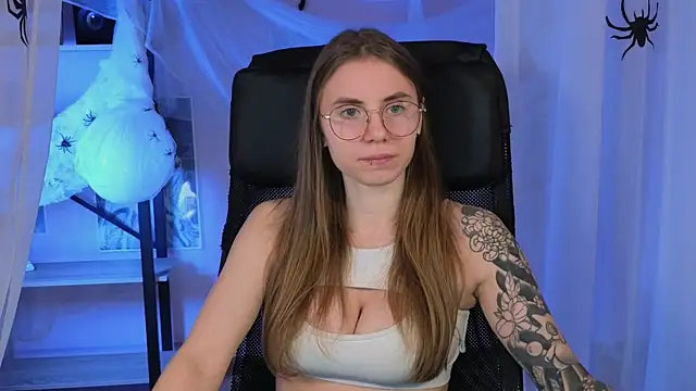  AnnaStark  online show from October 2025 08:31:01 PM