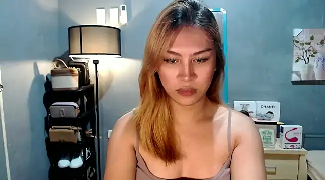 luxxy grand online show from February 2025 06:37:01 PM