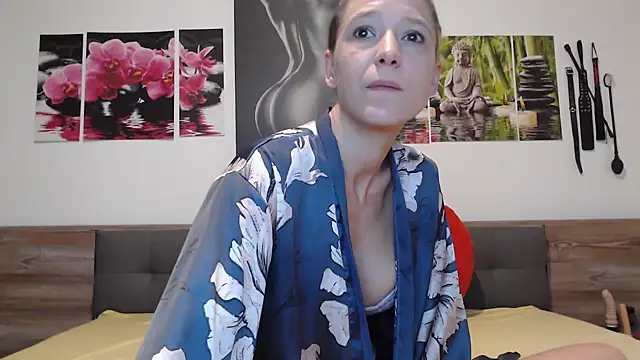 Naschkatze01 online show from October 2025 06:14:02 AM