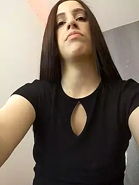 Amira Milker online show from March 2025 01:29:02 PM