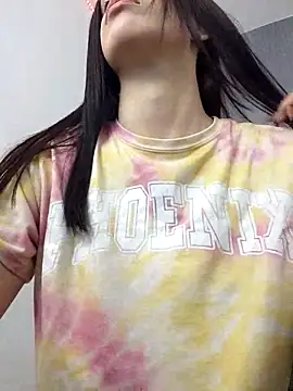 Amira Milker online show from March 2025 12:43:02 PM