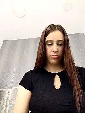 Amira Milker online show from September 2025 01:24:02 PM