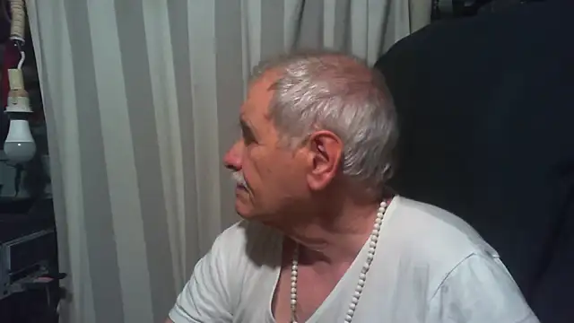 Snapshot of nonnomaturobisex chatting on May 2026 08:43:01 AM nonnomaturobisex online show from May 2026 08:43:01 AM