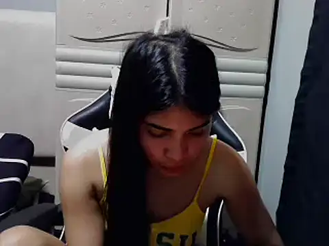 Snapshot of Miss_unknown chatting on October 2025 03:53:01 AM Miss unknown online show from October 2025 03:53:01 AM