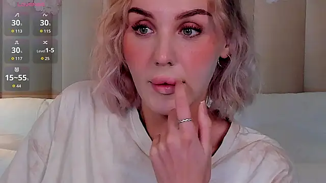 LianaFord online show from October 2025 11:04:01 PM