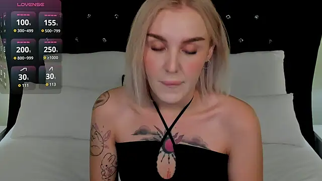 LianaFord online show from October 2025 09:59:01 PM