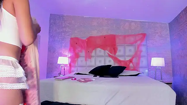 AntonellaRossi online show from October 2025 07:46:02 PM