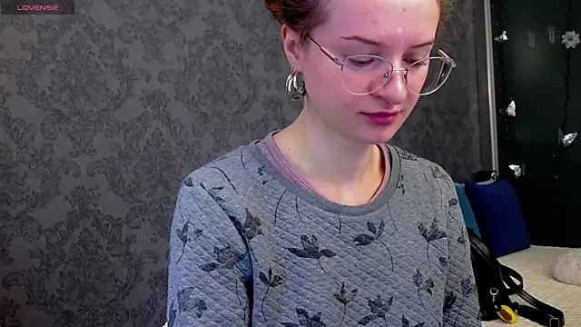 KateJonson online show from October 2025 06:37:01 AM