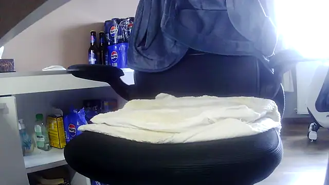 suedel65 online show from February 2026 02:33:01 PM