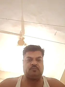 Snapshot of Desi_Londa_143 chatting on February 2025 11:56:02 PM Desi Londa 143 online show from February 2025 11:56:02 PM
