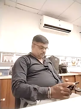 Snapshot of Desi_Londa_143 chatting on September 2025 04:02:02 AM Desi Londa 143 online show from September 2025 04:02:02 AM