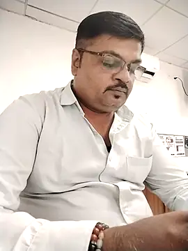 Snapshot of Desi_Londa_143 chatting on September 2025 04:49:02 AM Desi Londa 143 online show from September 2025 04:49:02 AM