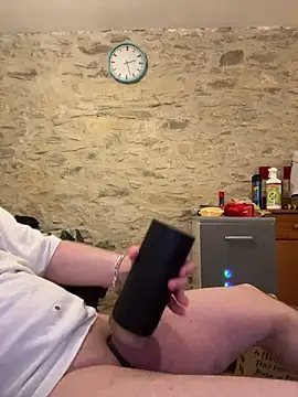 yann2392 online show from May 2026 05:42:01 PM