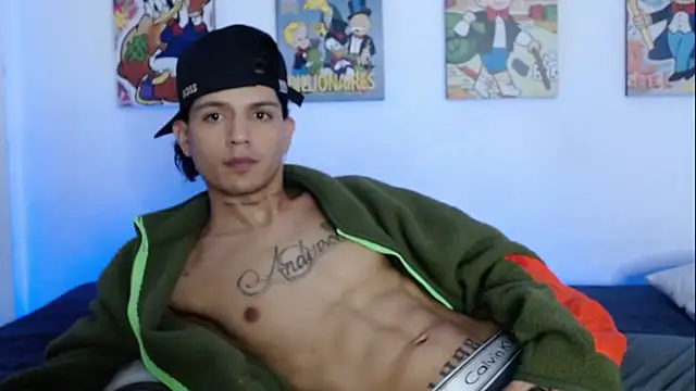 Snapshot of andersonZ998 chatting on February 2025 09:13:02 AM andersonZ998 online show from February 2025 09:13:02 AM