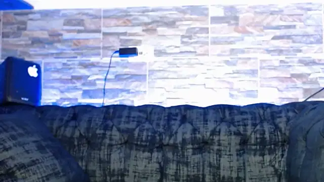 Snapshot of andersonZ998 chatting on March 2025 09:32:02 PM andersonZ998 online show from March 2025 09:32:02 PM